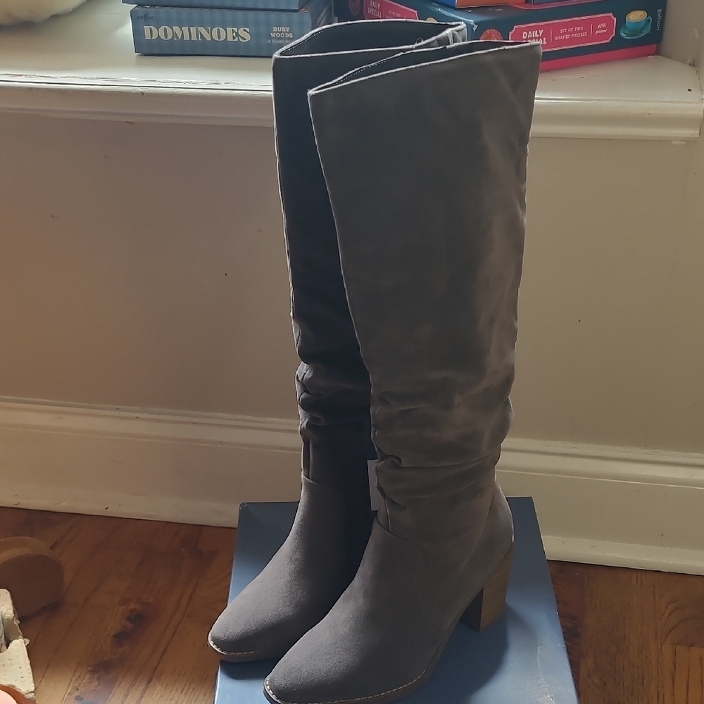 Tall Women's Suede Block Heel Harlan Boots in Gray
